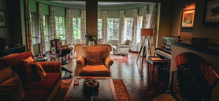 Lounge Area - Legendary Lodge