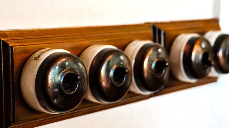 Light fittings at Singita Sasakwa Lodge