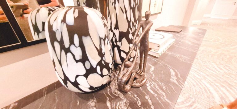 Decor in the room of Table Bay