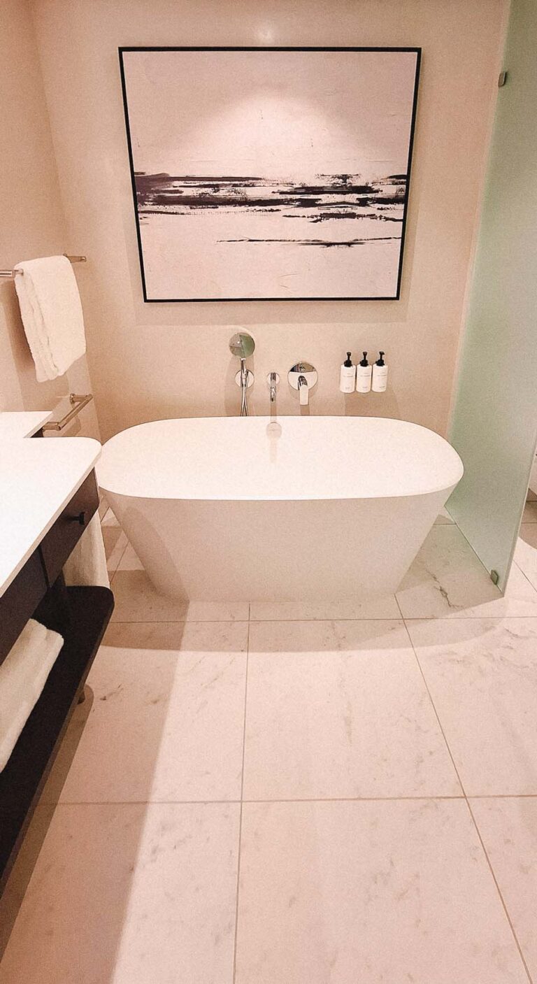 Bathroom in the room of Table Bay InterContinental