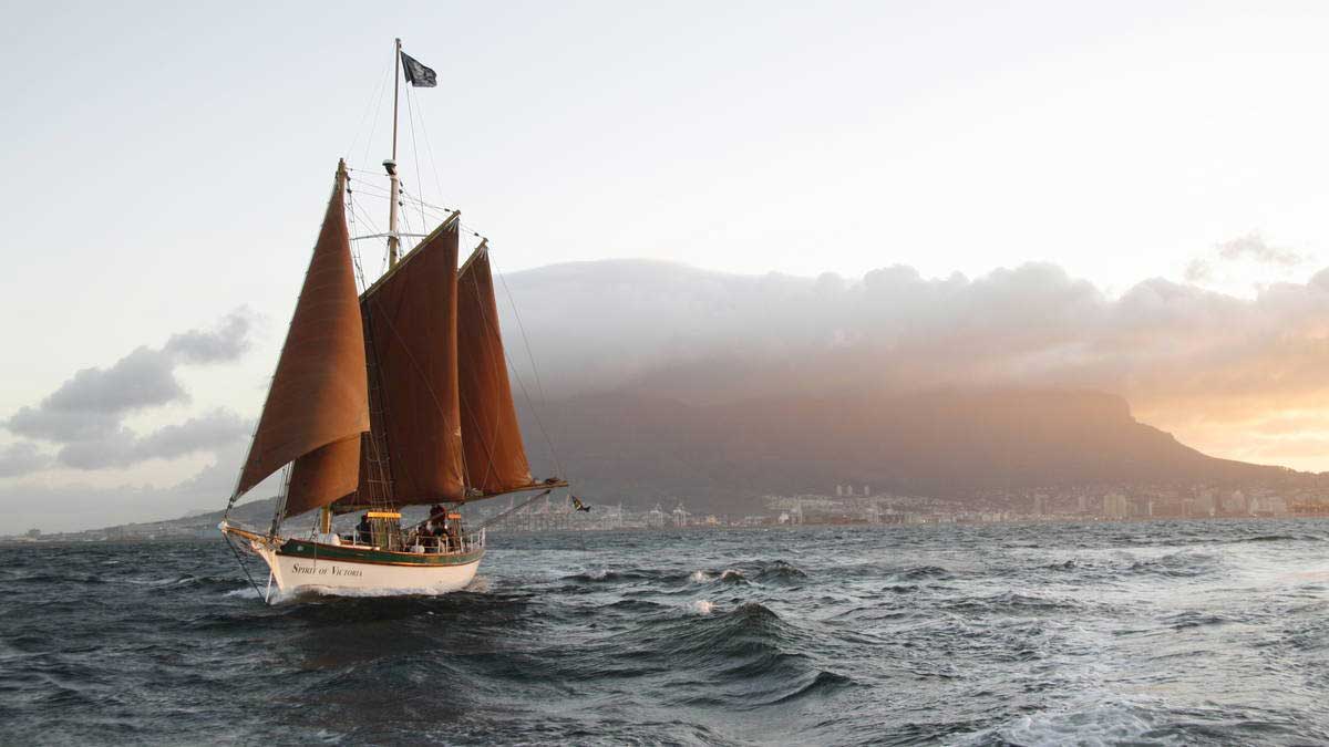 Cape-Town-Cruises-Spirit-of-Victoria.jpg